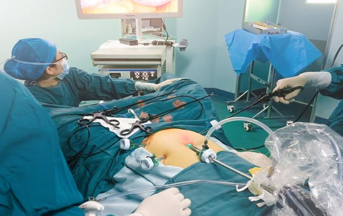 クラスIIの単一の使用使い捨て可能な刃が付いたTrocarのLaparoscopic器械 1